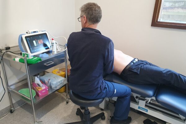 What preparation is needed for the Fibroscan and what happens during the scan?